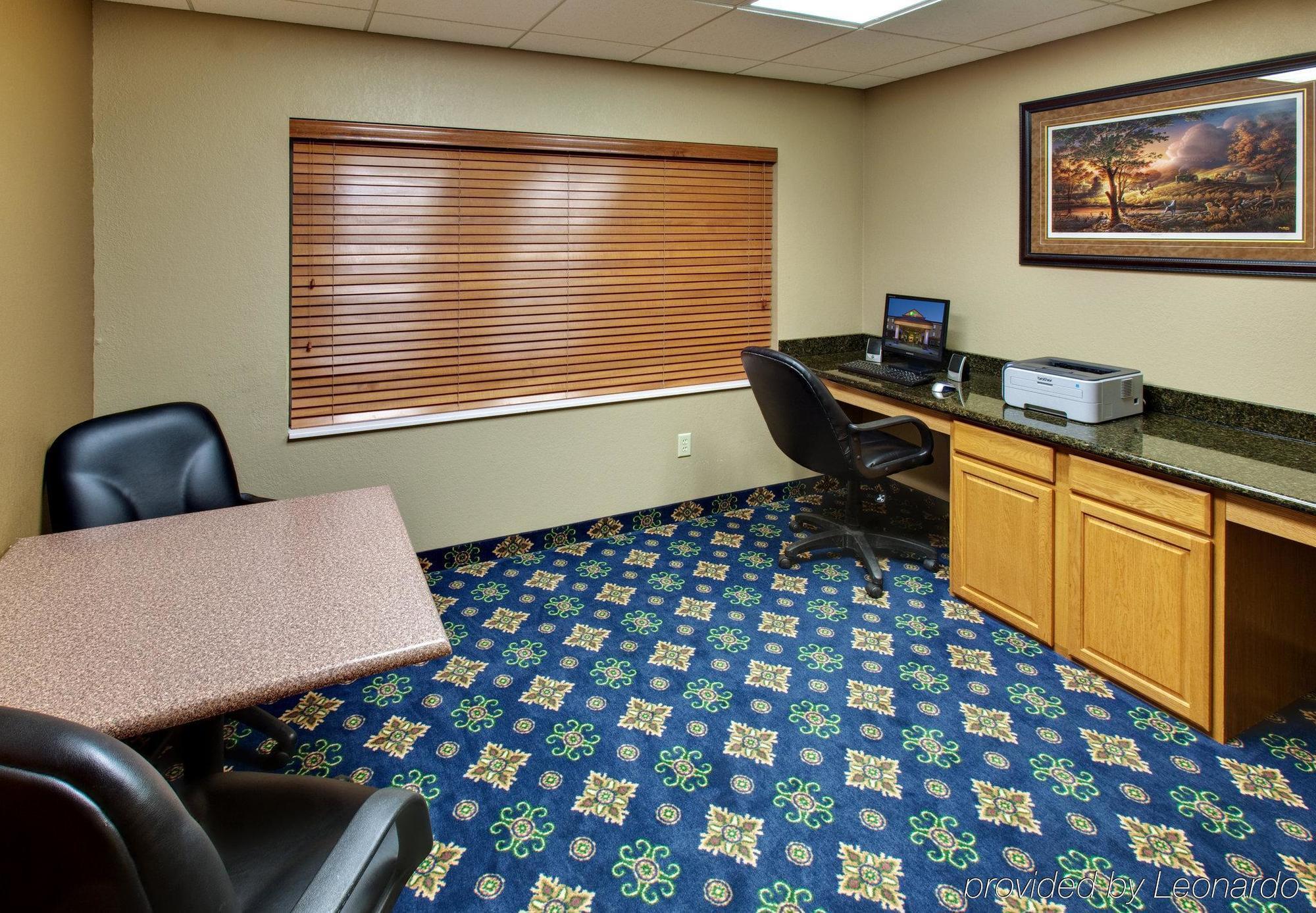 Holiday Inn Express hotel y Suites Aberdeen Facilidades foto